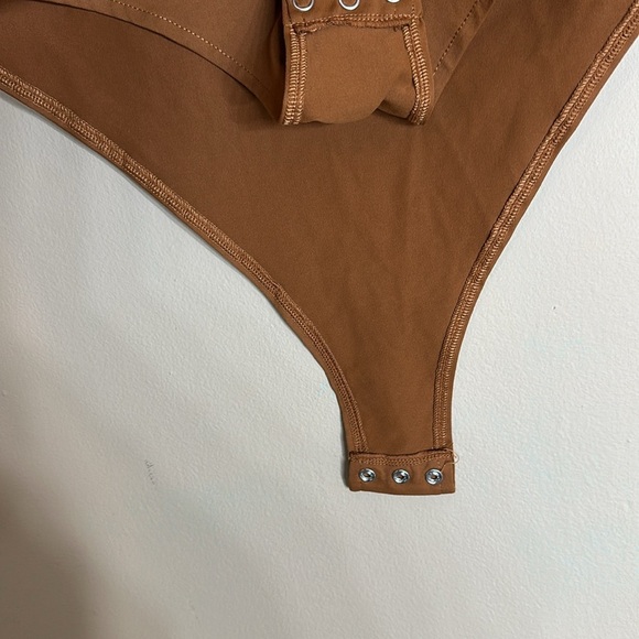 (2 for $15) Reoria brown bodysuit size Xl - Picture 2 of 6